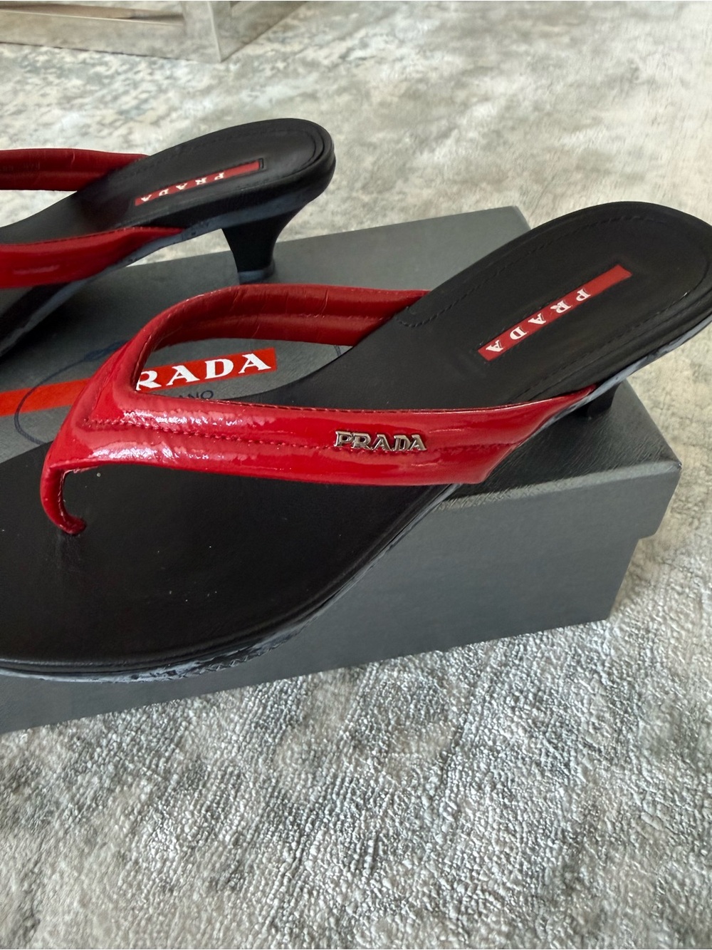 Prada Red Patent Leather Thong kitten heel Sandals. - Picture 3 of 5